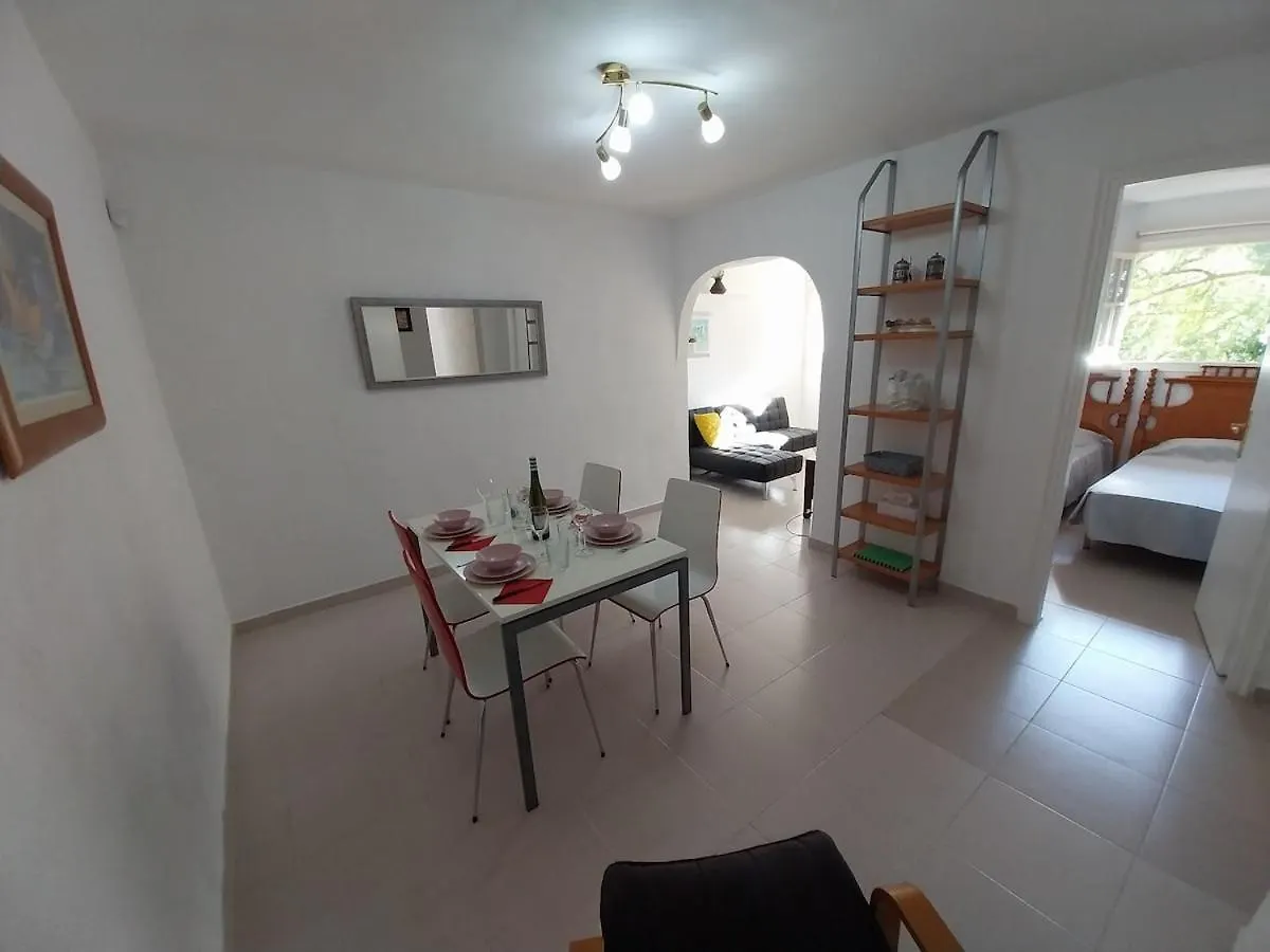 2 Bed Apt 10Min Walk To Beach location